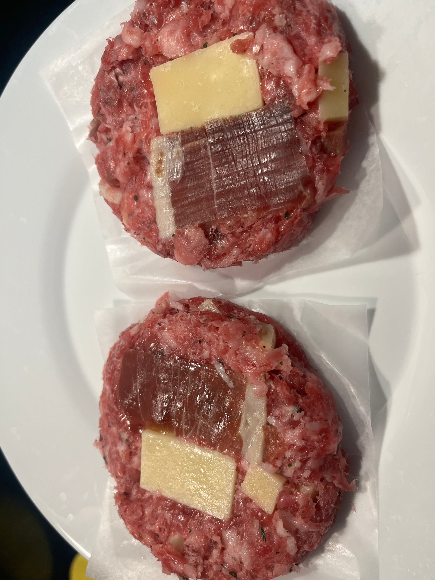 Burger de cerdo con parmesano y jamón serrano